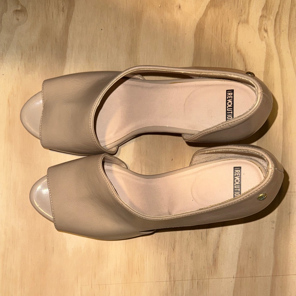 LS Revolution Beige Peep-Toe Heels